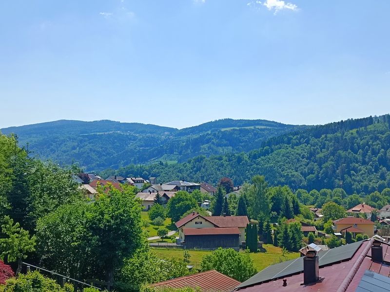 Geräumiges Haus mit wunderschönem Weitblick und tollem Garten